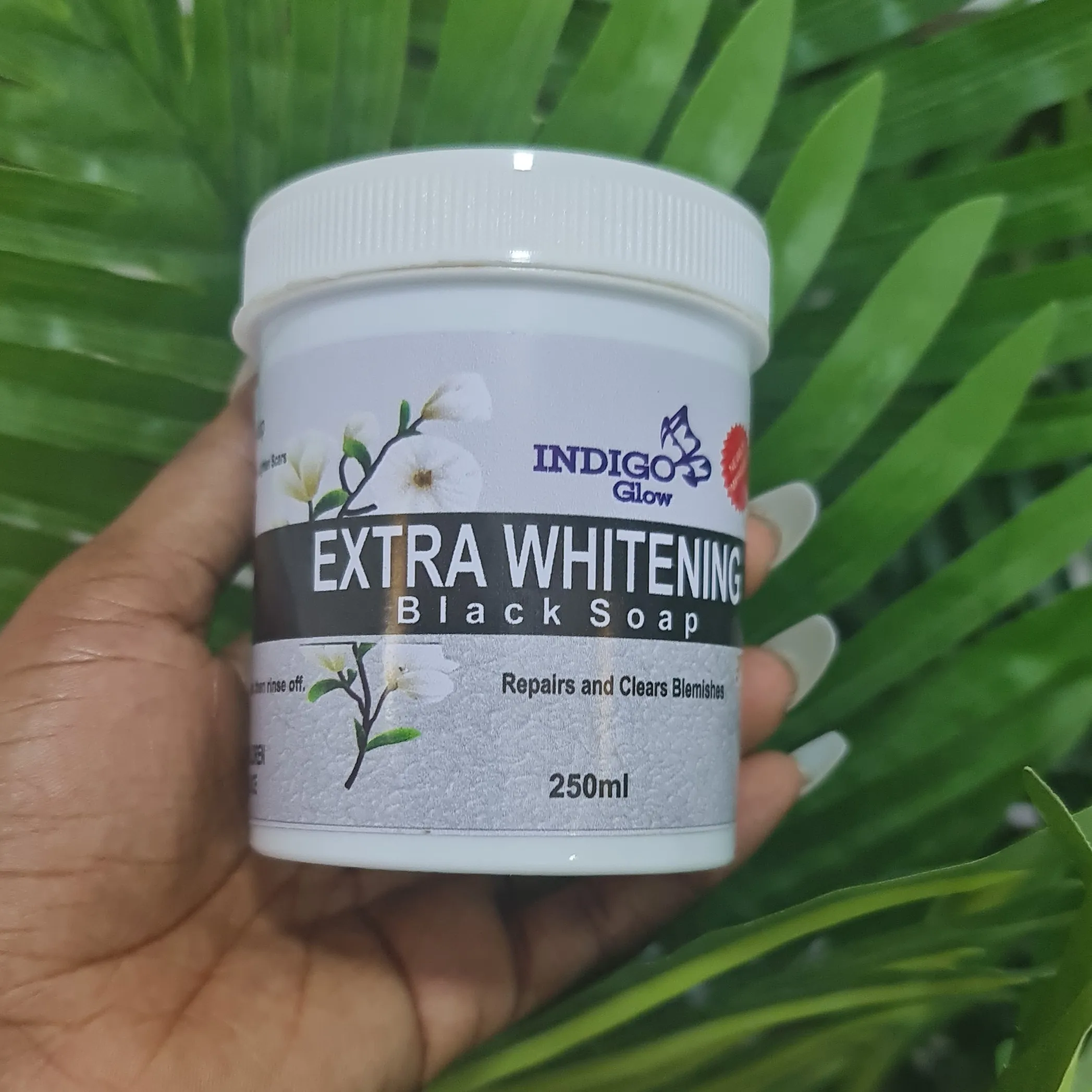 26812 applying 7 days whitening black soap