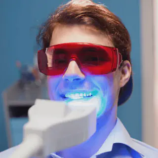 /img/26816-teeth-whitening-before-after.webp