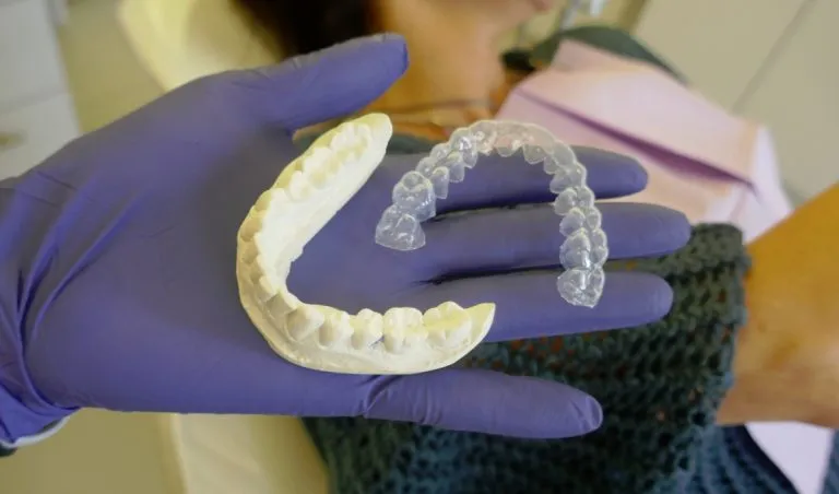 /img/26863-foods-to-avoid-for-teeth.webp