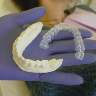 /img/26863-foods-to-avoid-for-teeth.webp