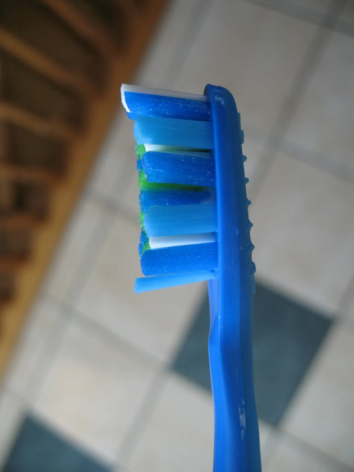 26875 reach whitening pen review 1