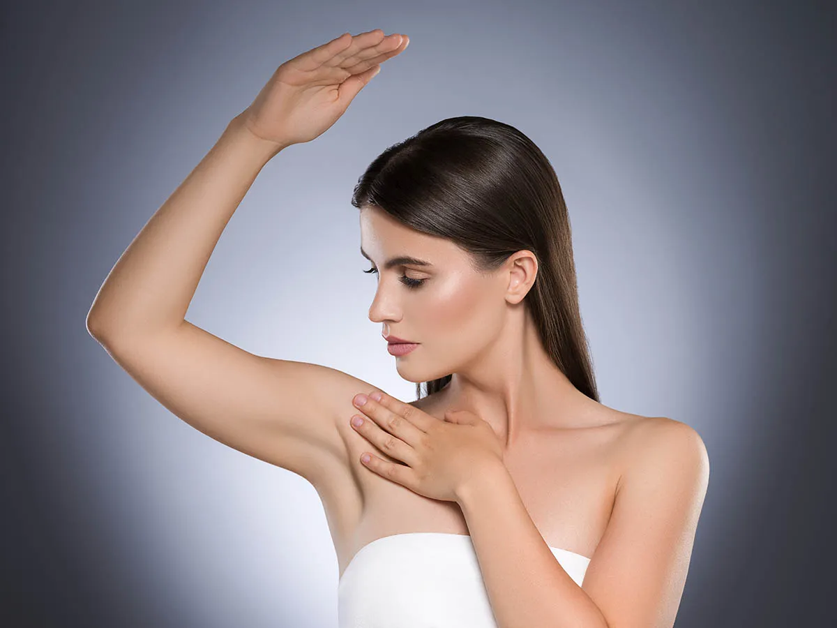 /img/26978-underarm-whitening-routine.webp