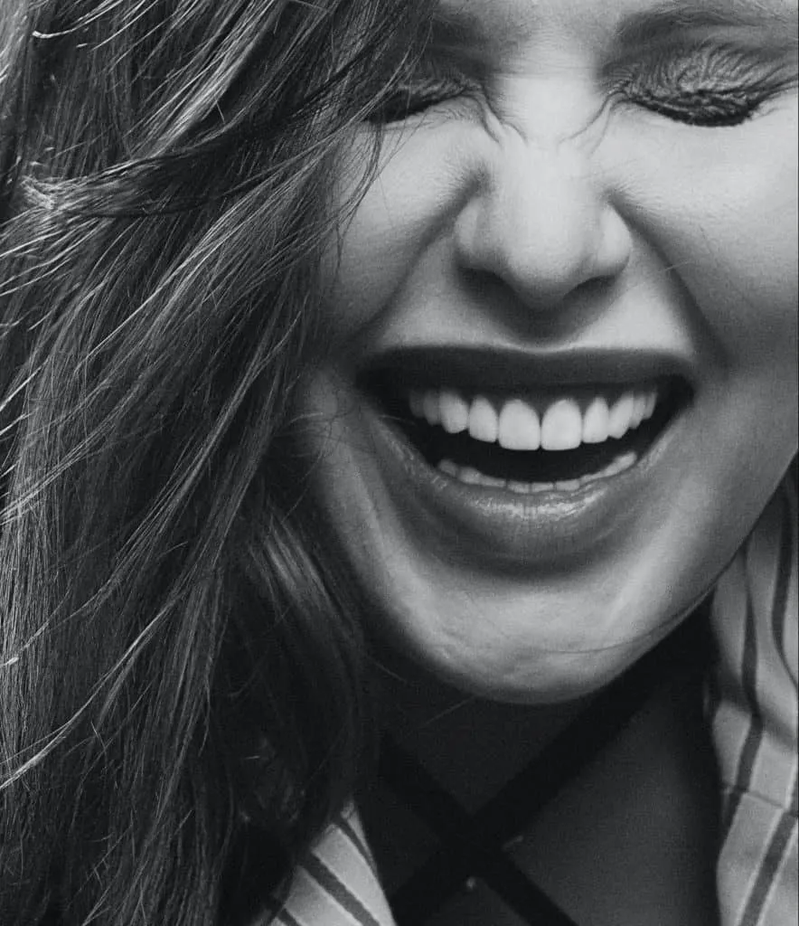/img/27030-teeth-whitening-maintenance.webp