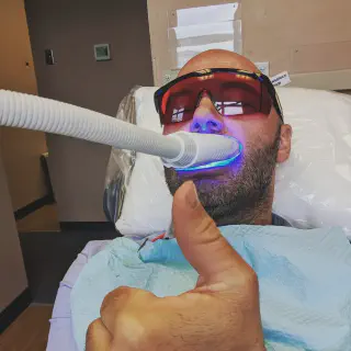/img/27034-teeth-whitening-8.webp