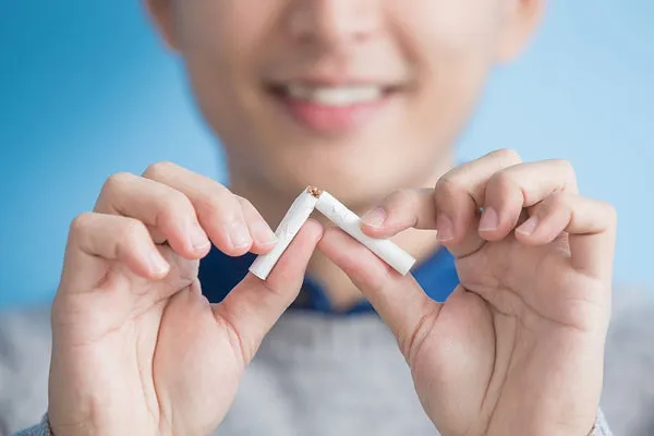 /img/27053-quitting-smoking-teeth.webp