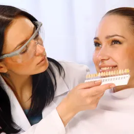 /img/27056-alternative-teeth-whitening.webp