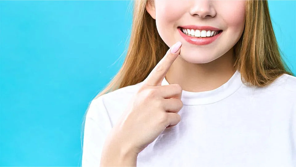 /img/27089-avoid-teeth-stains.webp
