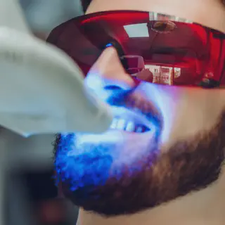 /img/27103-teeth-whitening-savannah-diet.webp